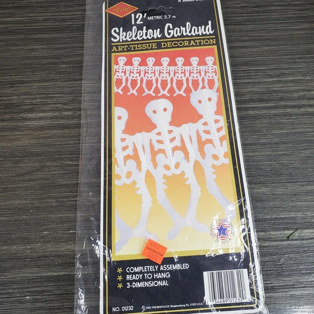 NOS Beistle Halloween Decoration Skeleton Garland White Tissue 1991 11.5